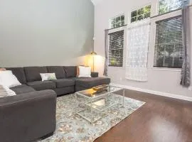 Cozy Family Home Downtown-KingBed-Free Parking-Central