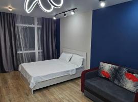1 комнатные апартаменты, hotel in Semey