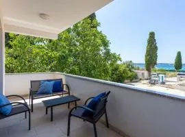 Modernes Ferienhaus In Strandnähe