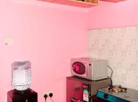 Naisula Furnished Apartments, hotel v destinaci Poka