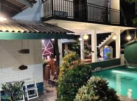 Peacock's Paradise Safari Hostel