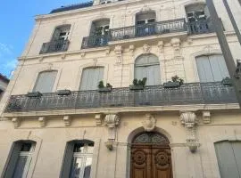 Studio 30 m2 avec jardin dans maison de maître