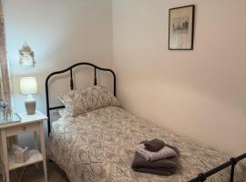 Single room with beautiful garden, hôtel à Édimbourg