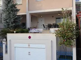 Lovely studio with beautiful garden