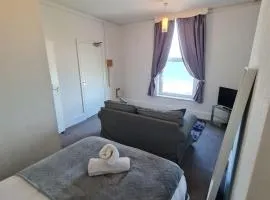 Farina No7, Sea view studio sleeping 2 guests