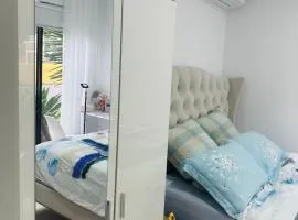 Premium Snooze Queen Bed Petite Room