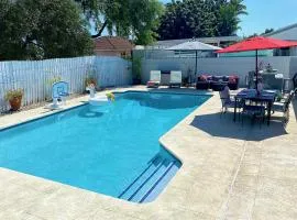 Bright Villa, Heated Pool, 2 Kings, by Everglades, Biscayne & Keys