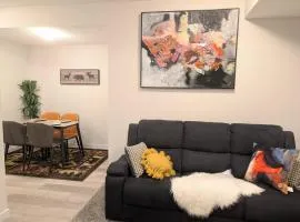 Luxury Modern 2-Bedroom Suite