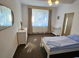 Rodinný apartmán U Kuby, hotel v destinaci Chlumec nad Cidlinou