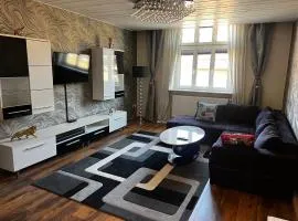 Schönes City-Apartment im Zentrum mit Balkon! NO WORKERS, KEINE MONTEURE