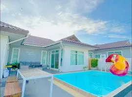 Poolvilla Pattaya by Apiwat