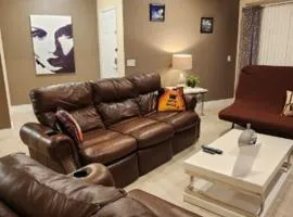 Strip views, 2 pools, free parking & no resort fee