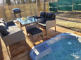 Parkcity SPA Domek z jacuzzi w Parku Śląskim, hotel v Katovicích