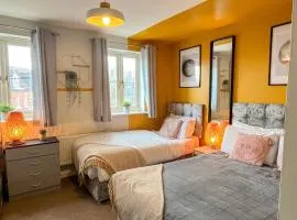 Mayflower House Barnsley-Wombwell-3 Bedrooms-2 Showers-Longer Stay- Free Parking