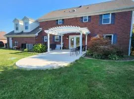 Tranquil Escape on 1 Acre Near Eagle Creek
