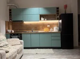 Hey Apartment 1