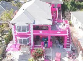 Da Pink And White Palace