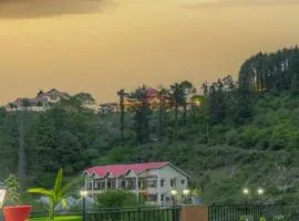 The Sky Mountain Kufri I Serviced Villa I Balcony I Valley and Mountain View I Family Groups & Bonfire I Memories & Enjoyment Villa I Operated by Exotic Stays