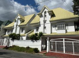 Manila में, होटल 6-Bedroom Duplex with pool near NAIA