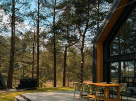 Domek w Lesie、Rozogiのコテージ