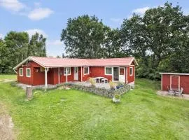 Swedish Inspired W, Lovely Forrest As Neighbor