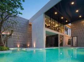 New 3BD Villa with Park,Pool&Gym near Airport