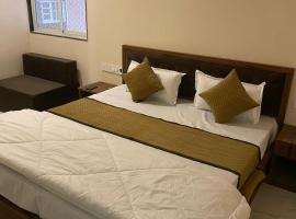 Hotel Banshi Wala - Best Hotel in Khatu Shyam ji Near Khatu shyam ji Tample, hotel v destinaci Khātu