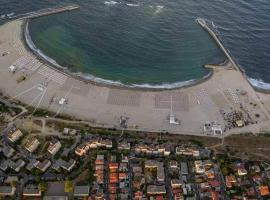 Baby friendly 3-Bedrooms House by the Sea, hotel a Constanţa