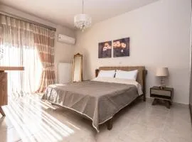 Xristina Home