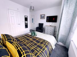 House share with few ensuite rooms near Southmead, self catering accommodation in Bristol