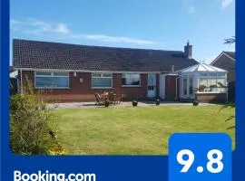 The Burrow, a Spacious Bungalow in Heart of NI