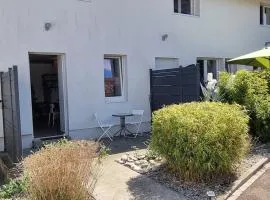L'évasion, terrasse parking