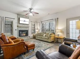 Stonebridge Townhouse near SDC w Free Tickets-Screened In Porch-OnSite Golf Course