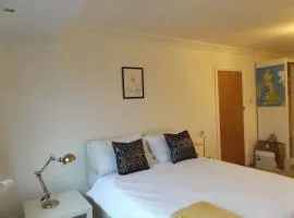 Spacious Bright Room in Coventry
