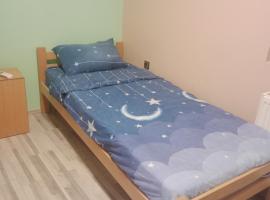 Južna priča Miki, hotel a Ćuprija