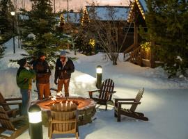 Explorer Cabins at Yellowstone, hotel in West Yellowstone