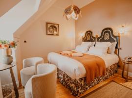 Gîte de luxe familial vue mer - côte d'Emeraude, hôtel à Pleudihen-sur-Rance