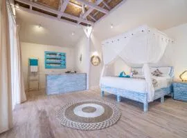 Surfer - Single Room Bungalow with Queen Bed, Working Desk, Shower, FREE Access to Pool and Gym, Onsite SPA, Car-Bike-ATV Rental, Diving and Fishing