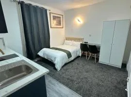 Room 7 NG3 2AZ