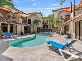 2 BD Condo with Pool