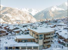 Hôtel Les Peupliers, hotel met hottubs in Courchevel