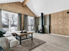 Modernized standalone cabin Sørreisa - Bardufoss, villa in Bardufoss