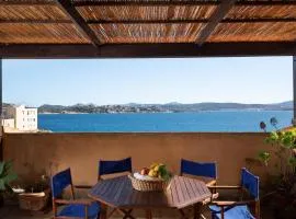 Homey Experience - Attic Panorama