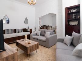 Sunrise Apartment By Athens Airport, hotel i Spáta