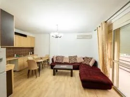 Tirent Apartment - Spacious 2-Bedroom Stay Near Liqeni i Thatë