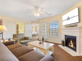 Lake Access Condo-Free Daily Tickets-Peaceful Views-Expansive