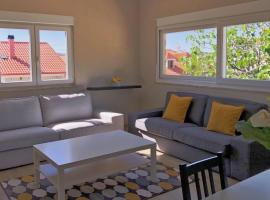 Spacious House with Private Pool Kitchen, Hotel in Teixoso