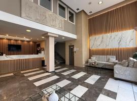 Glaros Hotel, hotel a El Pireu
