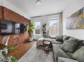 Union Square Sanctuary - Chic One Bedroom Retreat in Downtown Manhattan