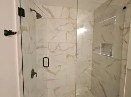 Charming 1 BR Carriage House